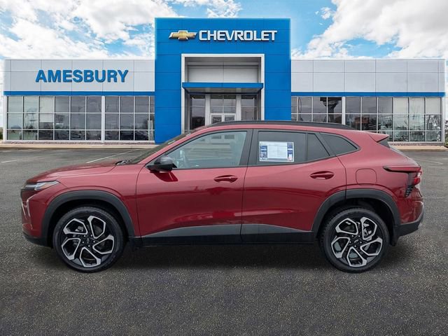 2024 Chevrolet Trax photo 2