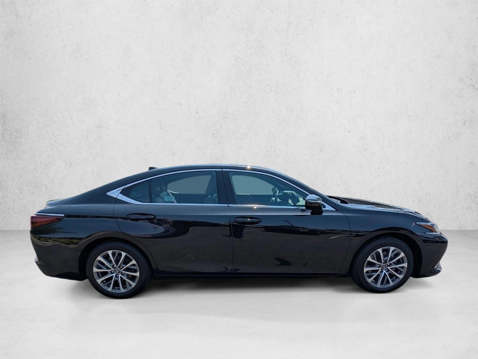 2025 Lexus ES Base photo 4