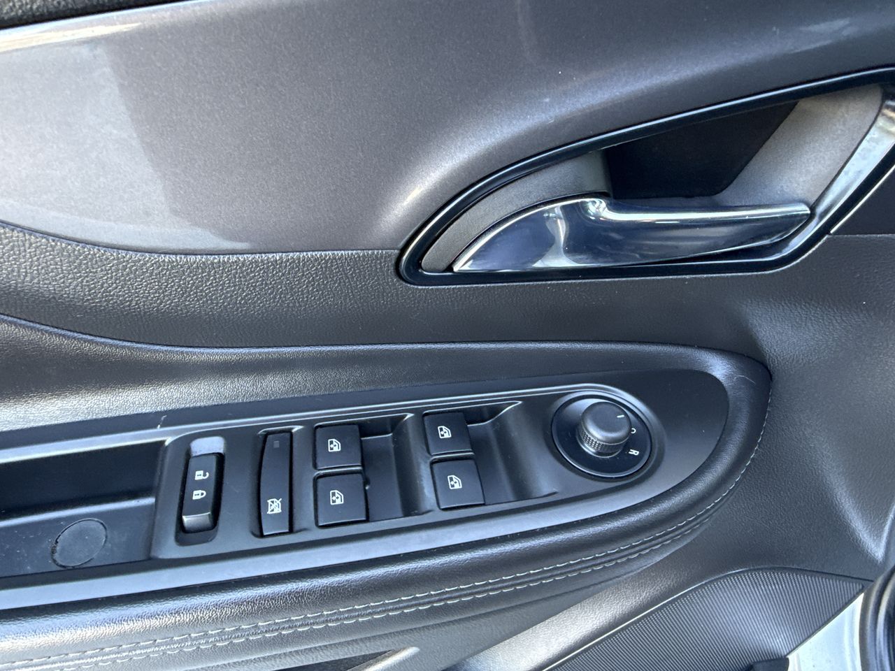 2022 Buick Encore Preferred photo 11