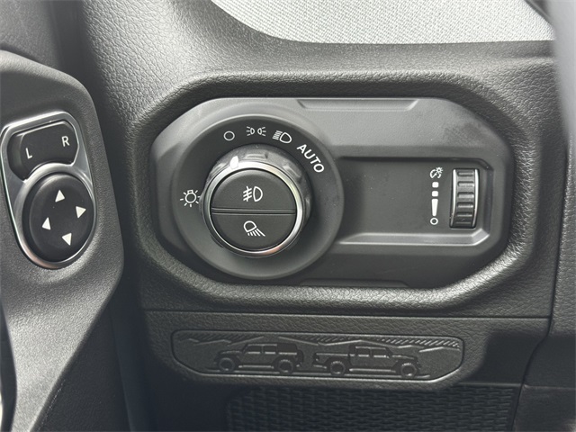 2025 Jeep Gladiator Willys photo 22