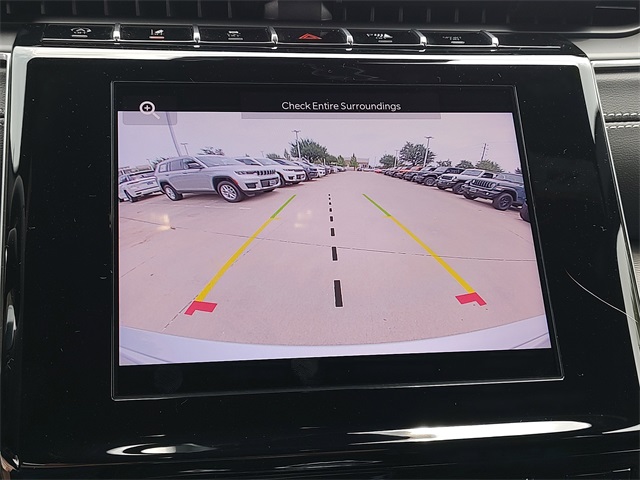 2025 Jeep Grand Cherokee Laredo Altitude photo 16