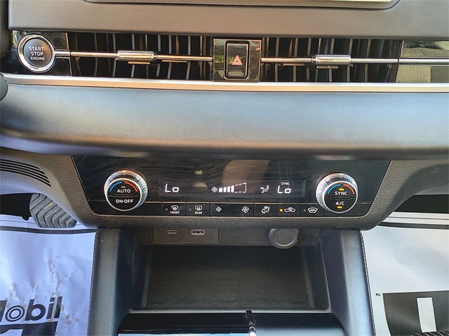 2023 Mitsubishi Outlander ES photo 17