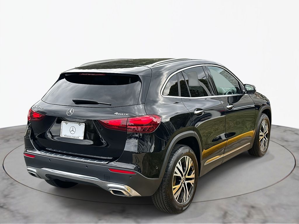2025 Mercedes Benz GLA 250 4MATIC photo 3