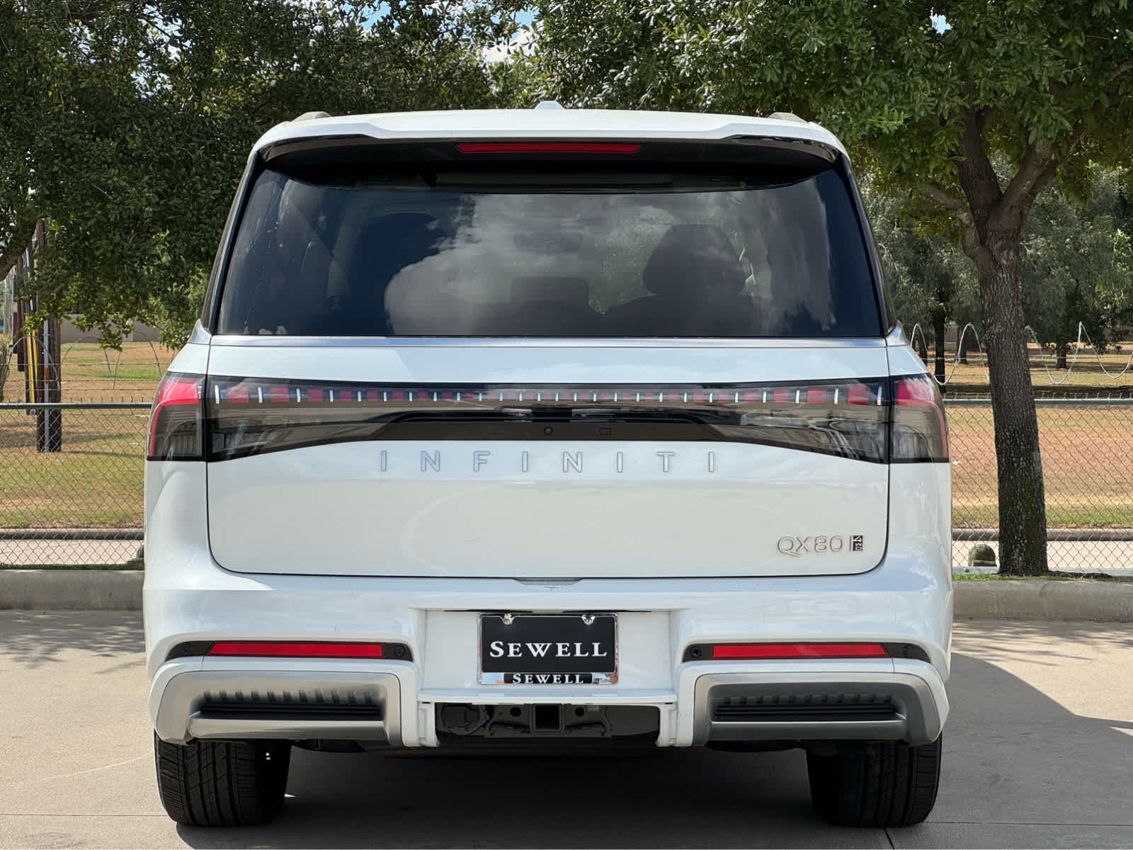 2025 Infiniti QX80 Sensory photo 11
