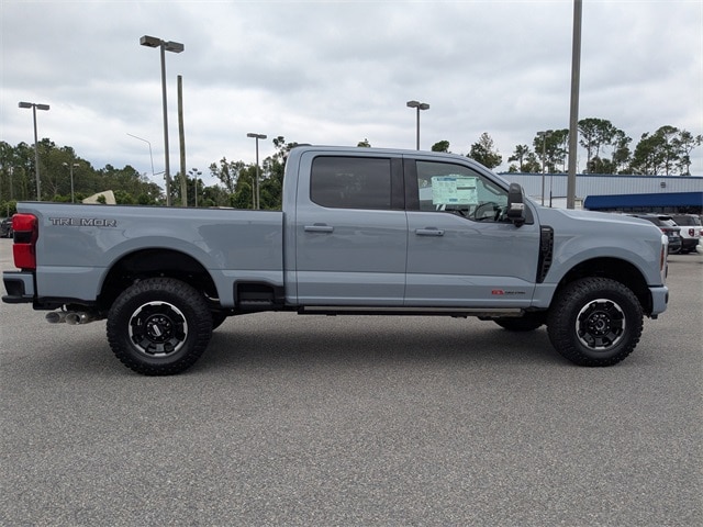 2026 Ford F-250 Lariat photo 3