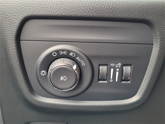 2025 Jeep Grand Cherokee Limited photo 14