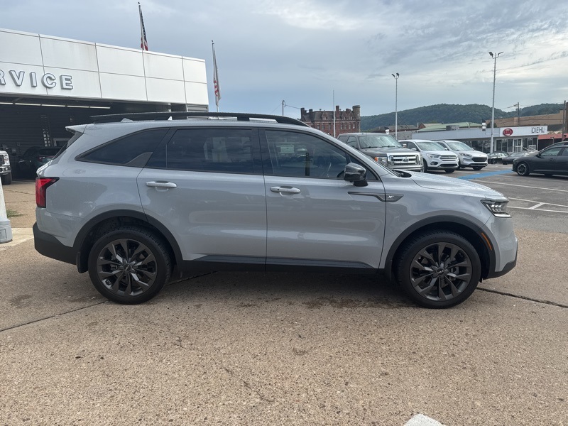 2023 Kia Sorento X-Line SX Prestige photo 4