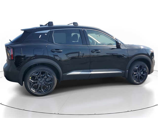 2026 Nissan Kicks SR photo 4