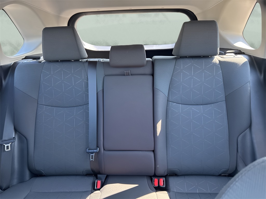 2025 Toyota RAV4 XLE photo 11