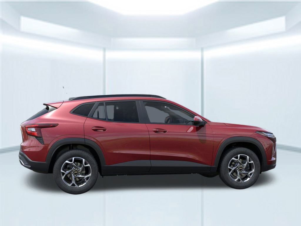 2025 Chevrolet Trax LT photo 4