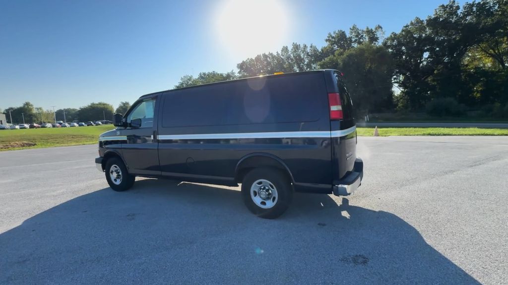 2012 Chevrolet Express 2500 Work Van photo 4