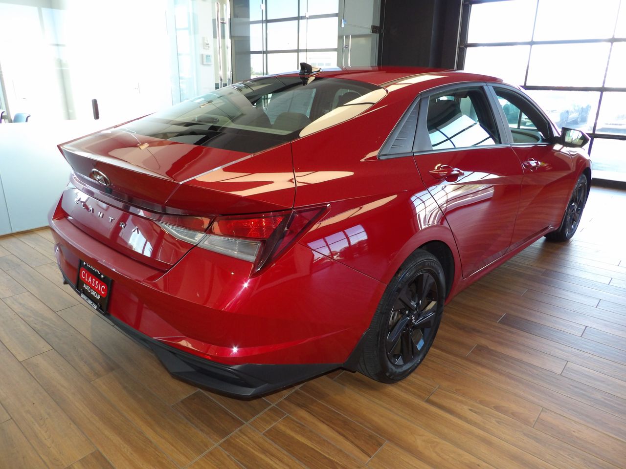2022 Hyundai Elantra SEL photo 6