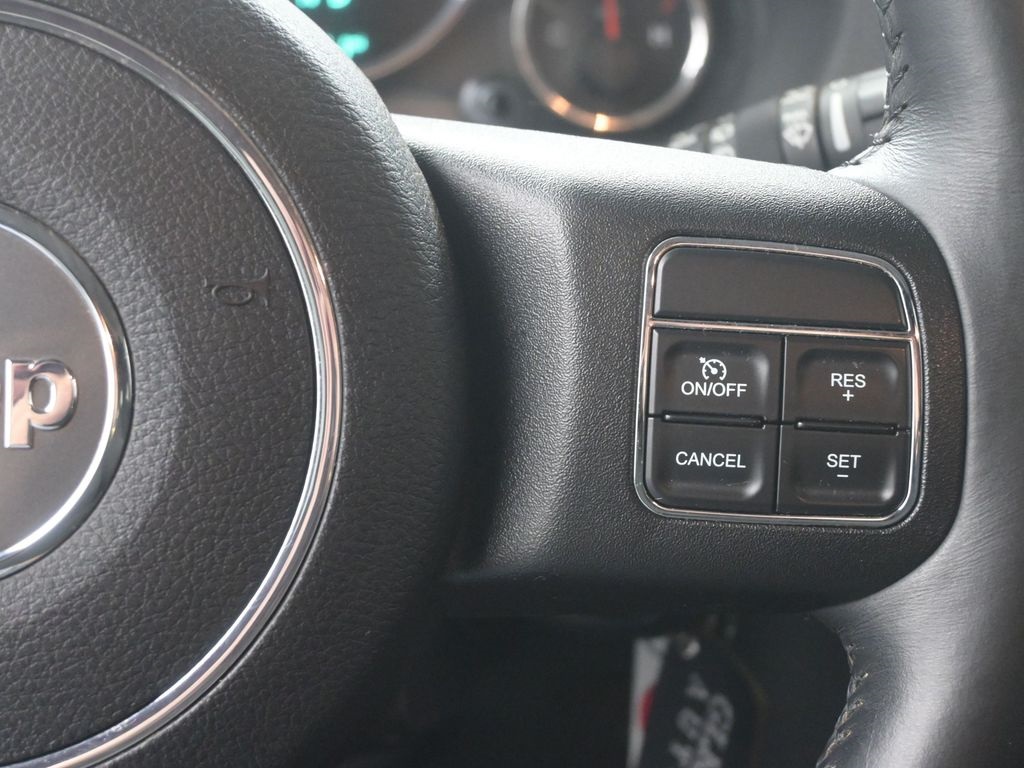 2015 Jeep Wrangler Unlimited Sport photo 2