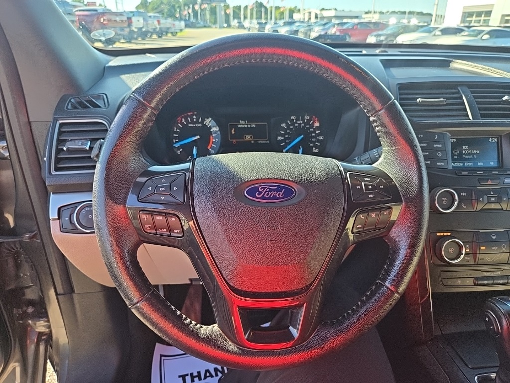 2018 Ford Explorer XLT photo 14