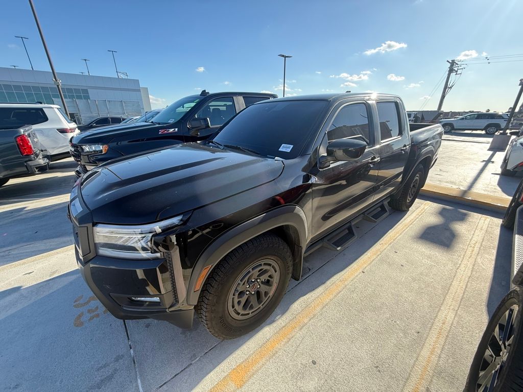 2025 Nissan Frontier PRO-X's photo