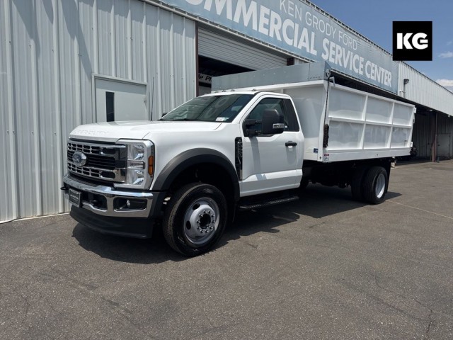 2025 Ford F-550 Super Duty Chassis Cab XL's photo