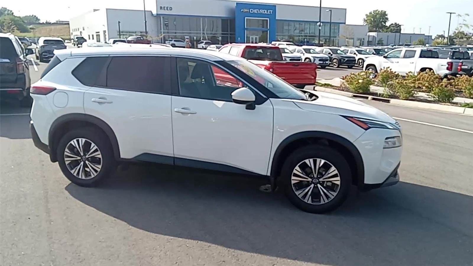 Used 2023 Nissan Rogue SV with VIN JN8BT3BA5PW409677 for sale in Kansas City