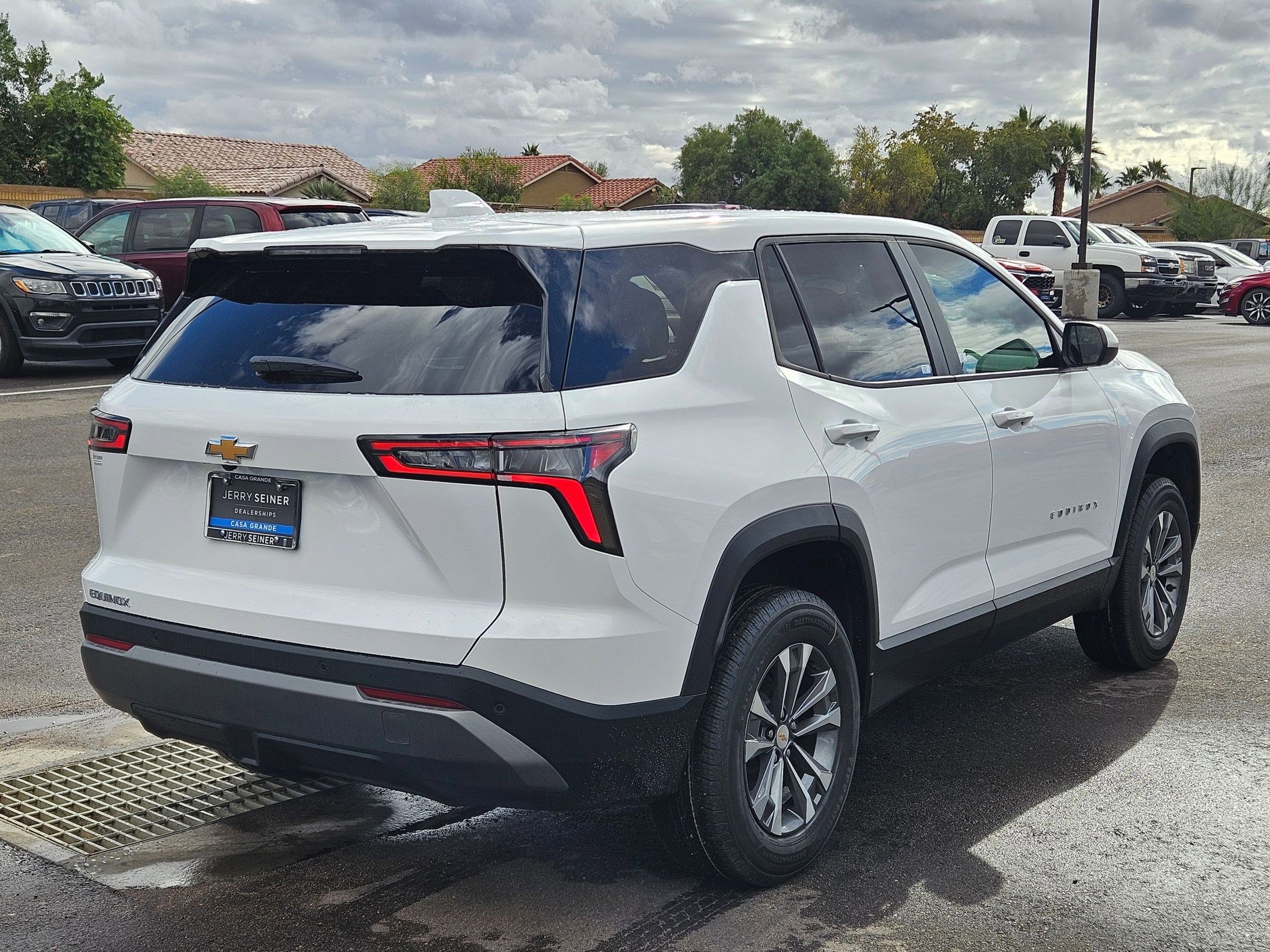 2026 Chevrolet Equinox LT photo 2
