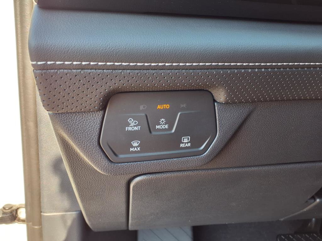 2025 Volkswagen Atlas SE Technology photo 4