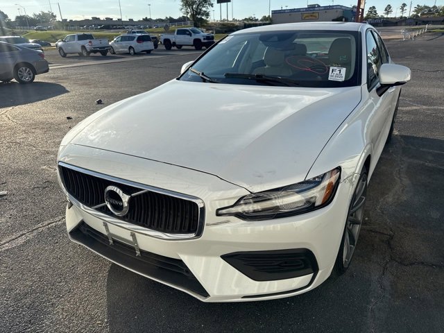2020 Volvo S60 T6 Momentum photo 2