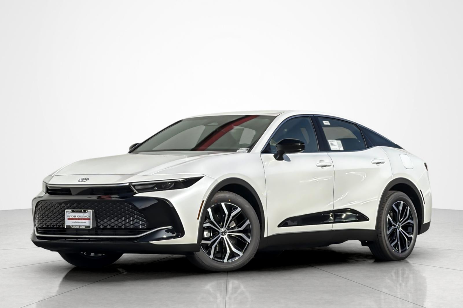 2026 Toyota Crown XLE's photo