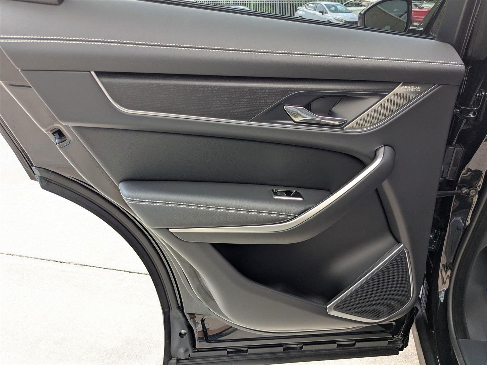 2026 Jaguar F-PACE P250 R-Dynamic S photo 19