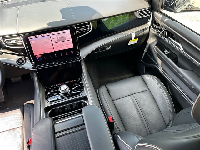 2024 Jeep Grand Wagoneer II photo 20