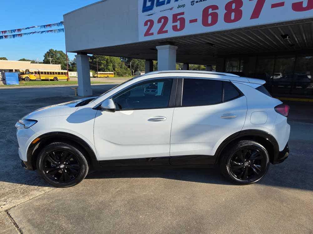 2024 Buick Encore GX Sport Touring photo 2