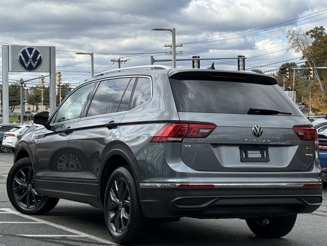 2022 Volkswagen Tiguan SE photo 2