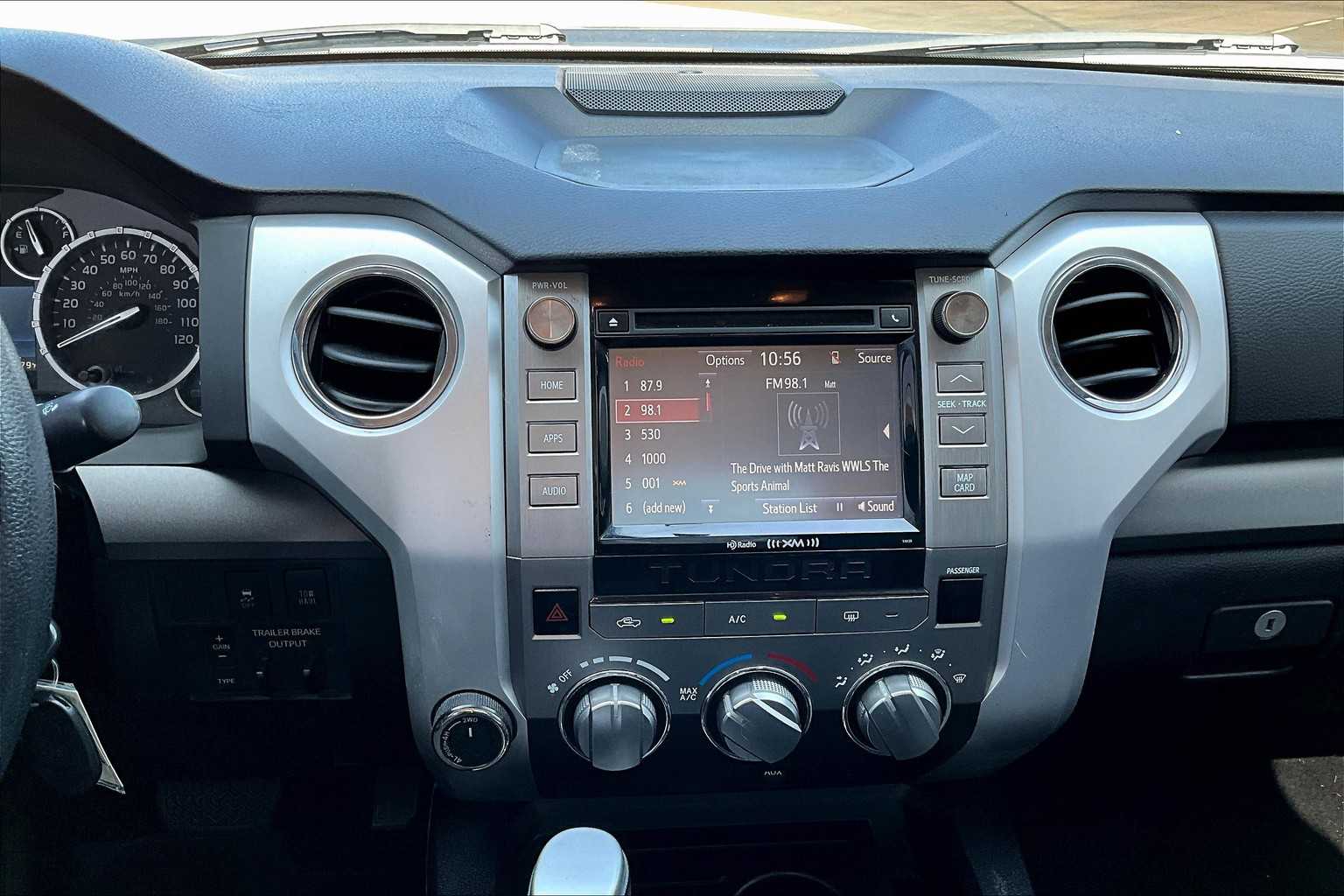 2017 Toyota Tundra SR5 photo 6