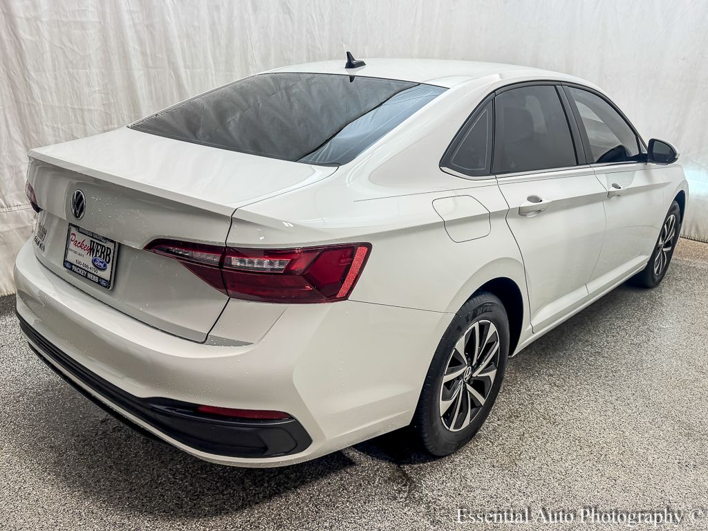 2024 VOLKSWAGEN JETTA - Image 9