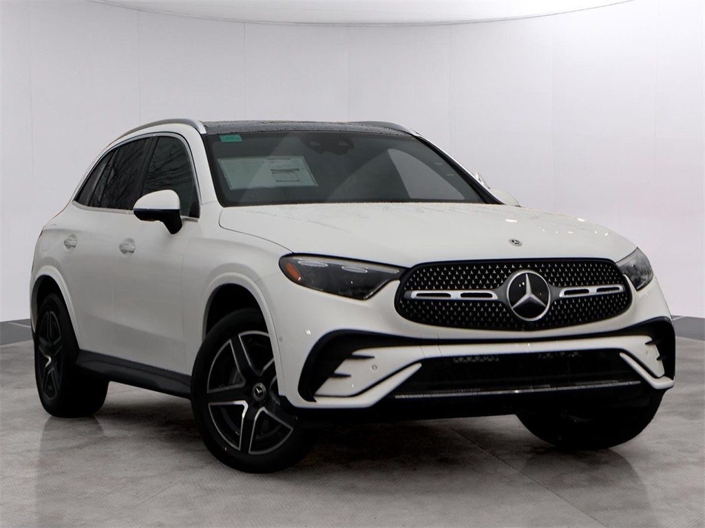 2026 Mercedes-Benz GLC Base's photo