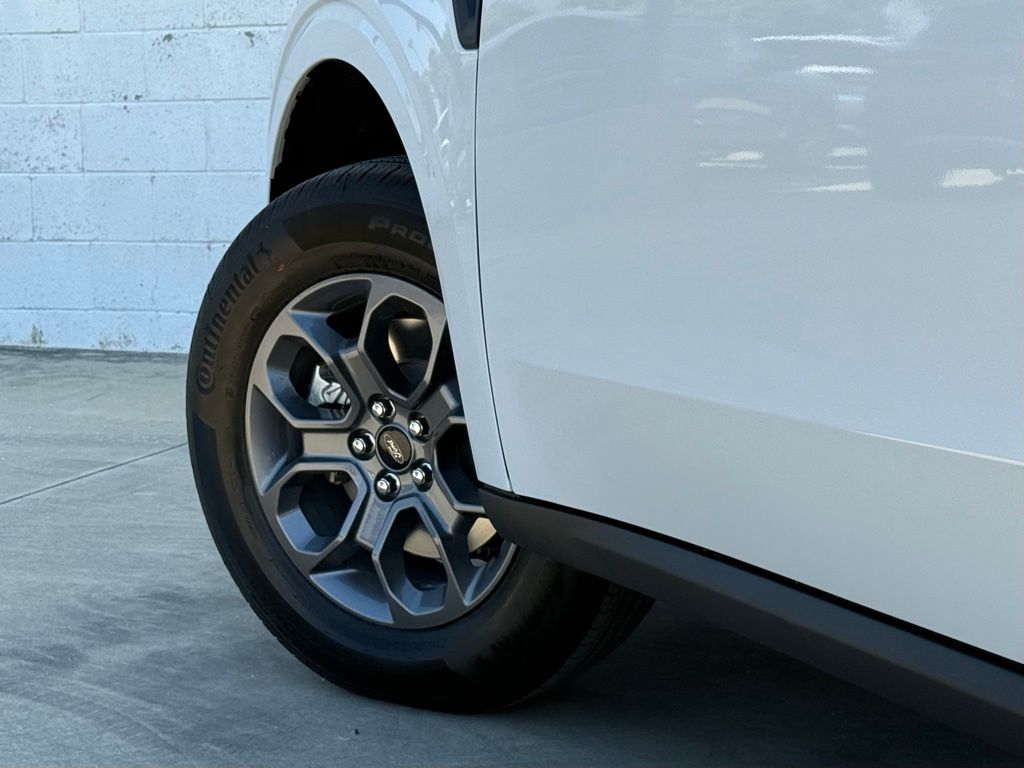 2025 Ford Maverick XLT photo 17