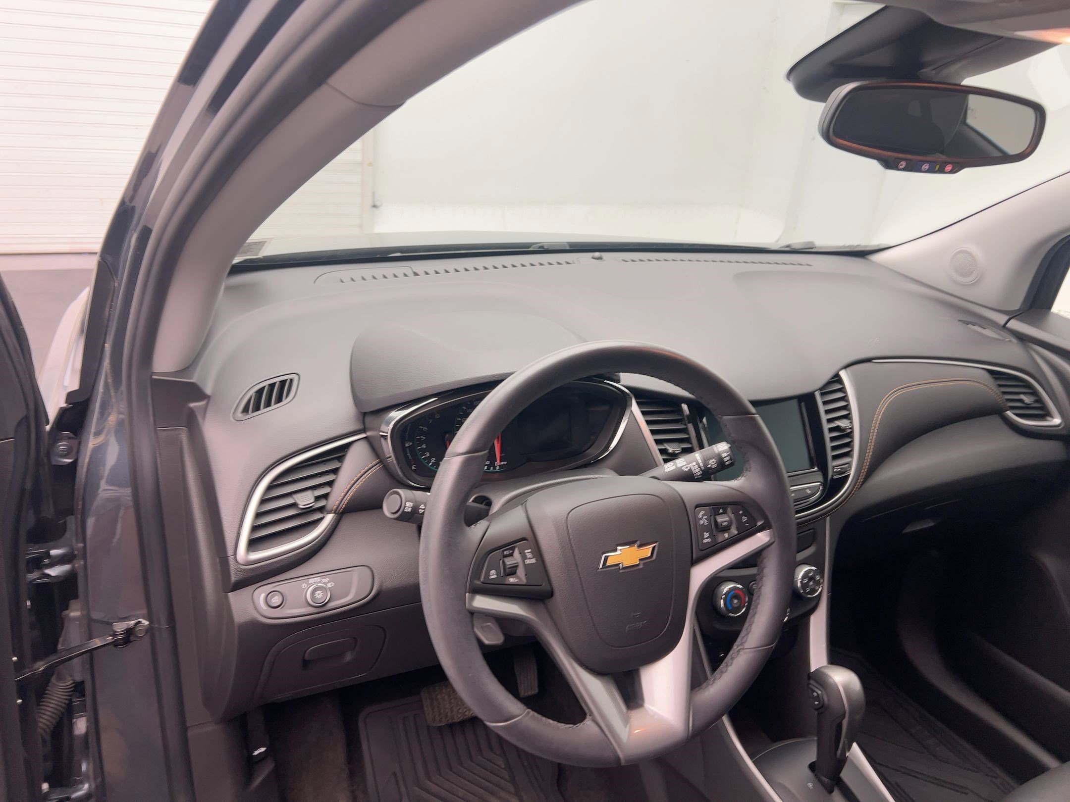 2022 Chevrolet Trax LT photo 4