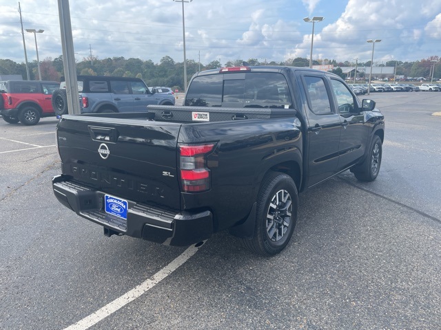 2024 Nissan Frontier SL photo 3
