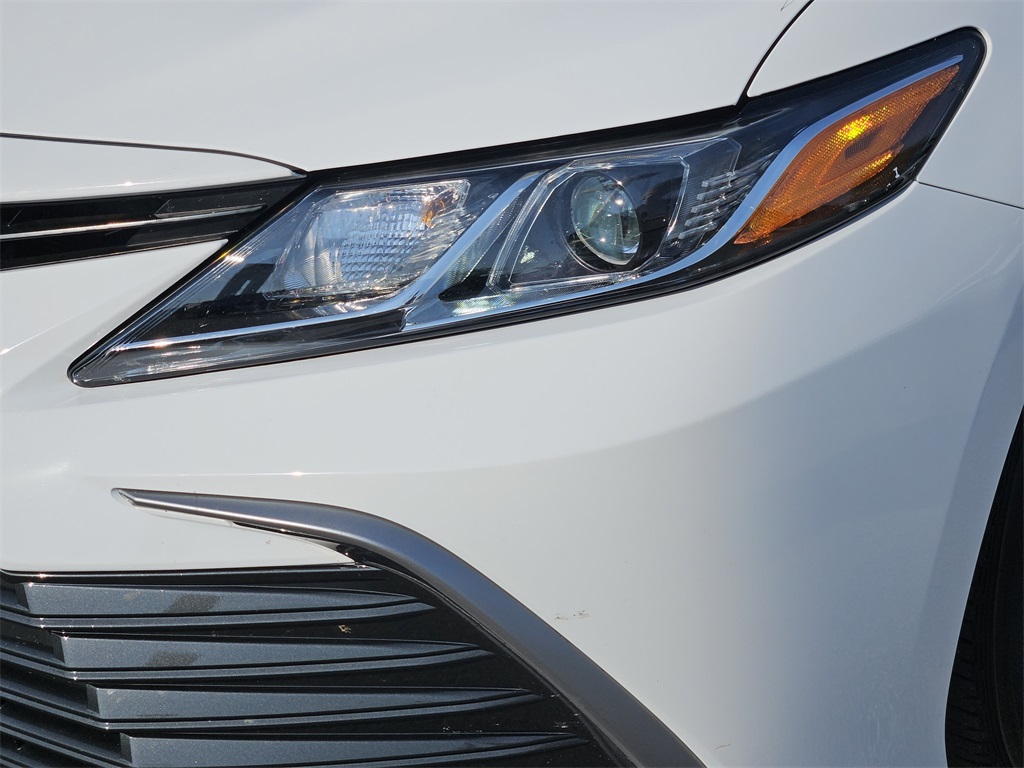 2022 Toyota Camry LE photo 6