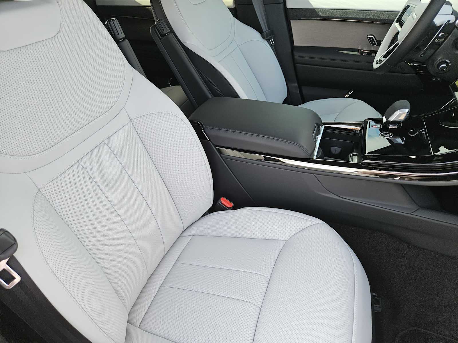 2025 Land Rover Range Rover Sport SE photo 12