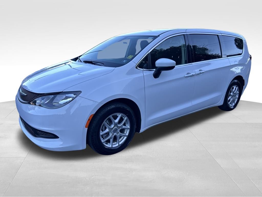 2022 Chrysler Voyager LX FWD's photo