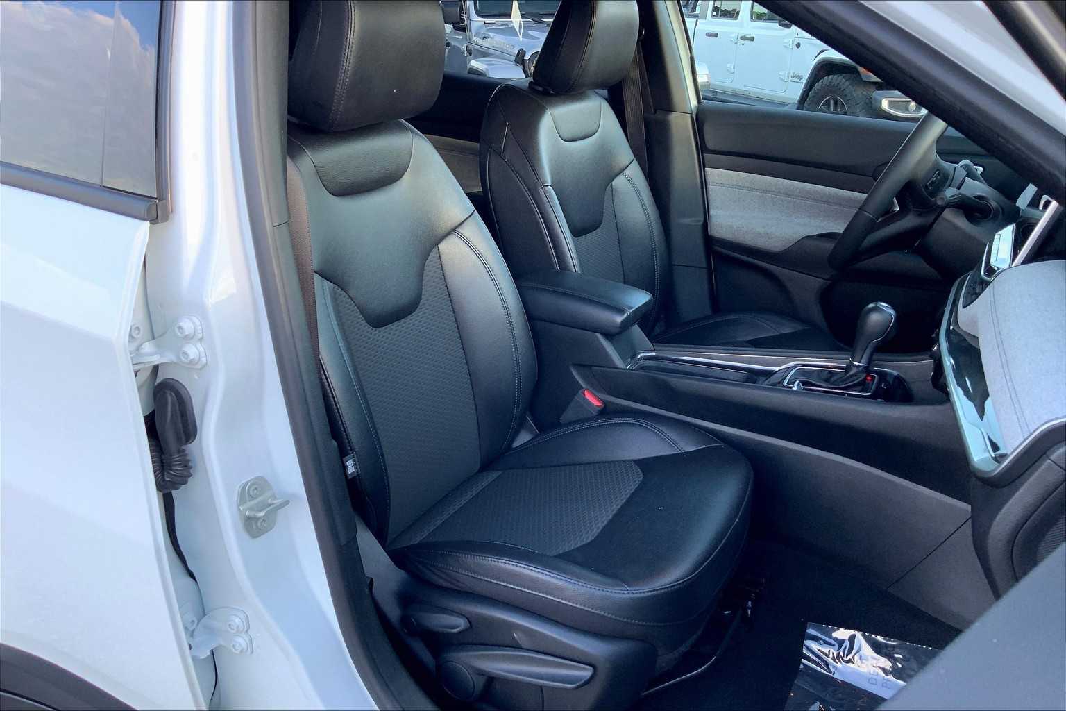 2024 Jeep Compass Latitude photo 8
