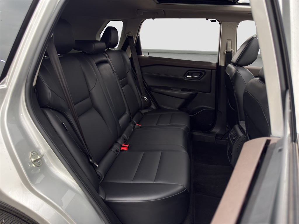 2022 Nissan Rogue SV photo 29