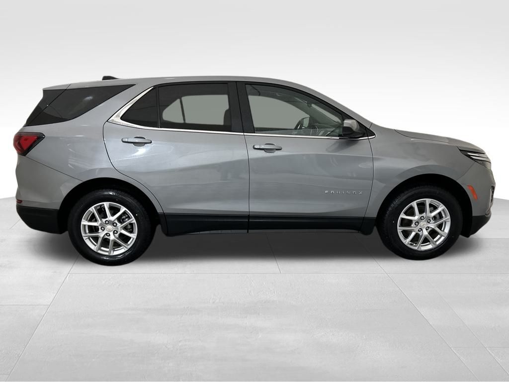2024 Chevrolet Equinox LT photo 3
