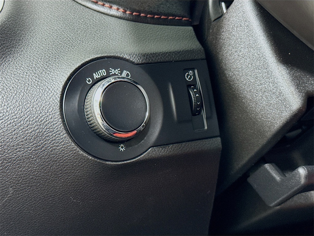 2013 Chevrolet Camaro 2LT photo 37