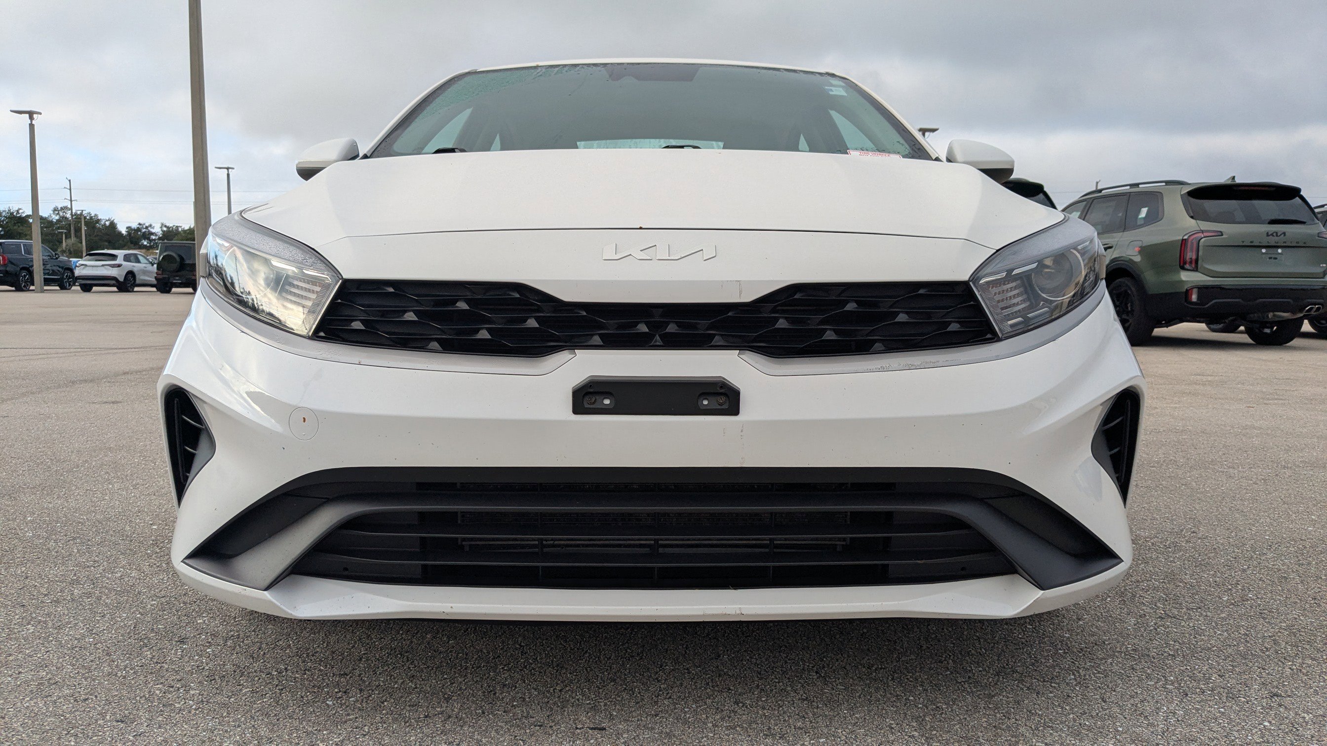 2023 Kia Forte LXS photo 2