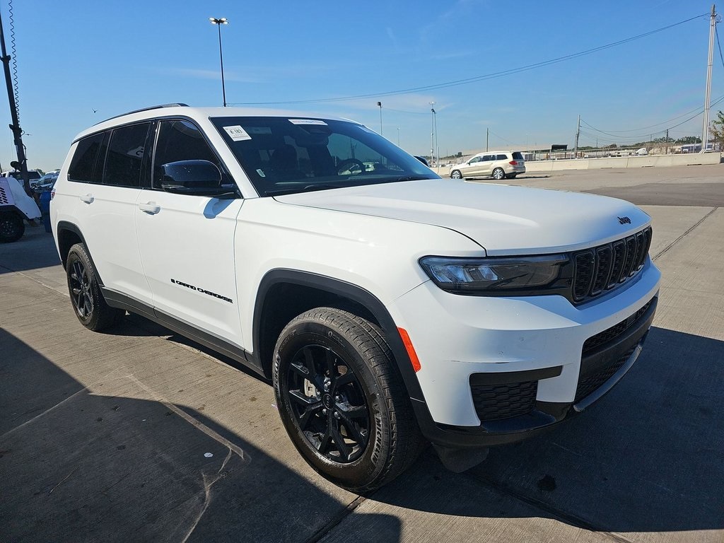 2024 Jeep Grand Cherokee Altitude photo 2
