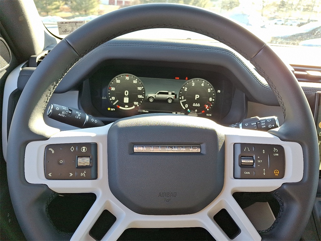 2025 Land Rover Defender 110 S photo 15