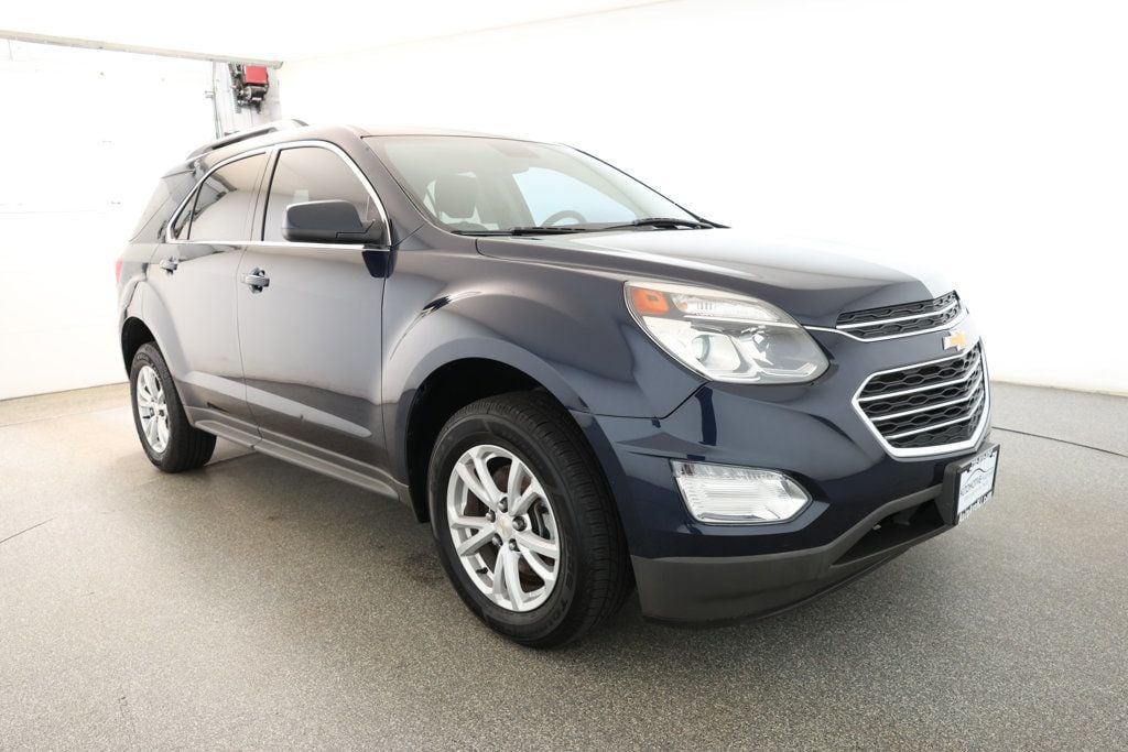 2017 Chevrolet Equinox LT photo 3