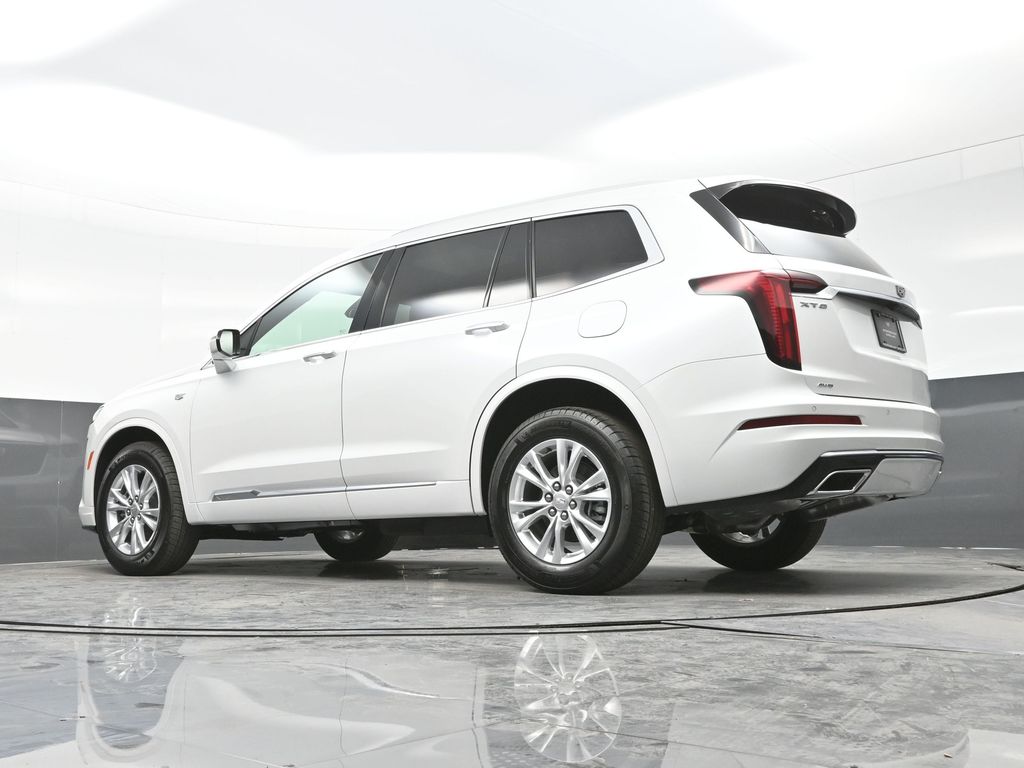 2025 Cadillac XT6 Luxury photo 24