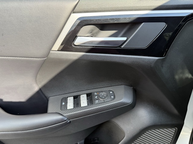 2024 Mitsubishi Outlander SE photo 12