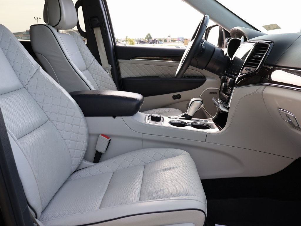 2021 Jeep Grand Cherokee Summit photo 9