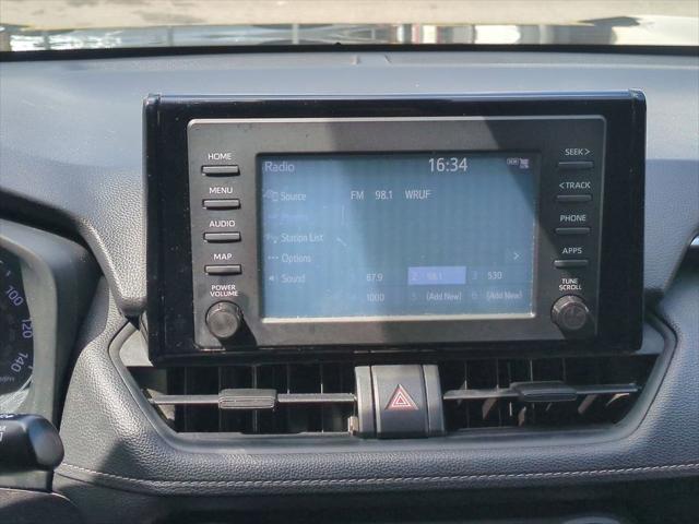 2019 Toyota RAV4 LE photo 16